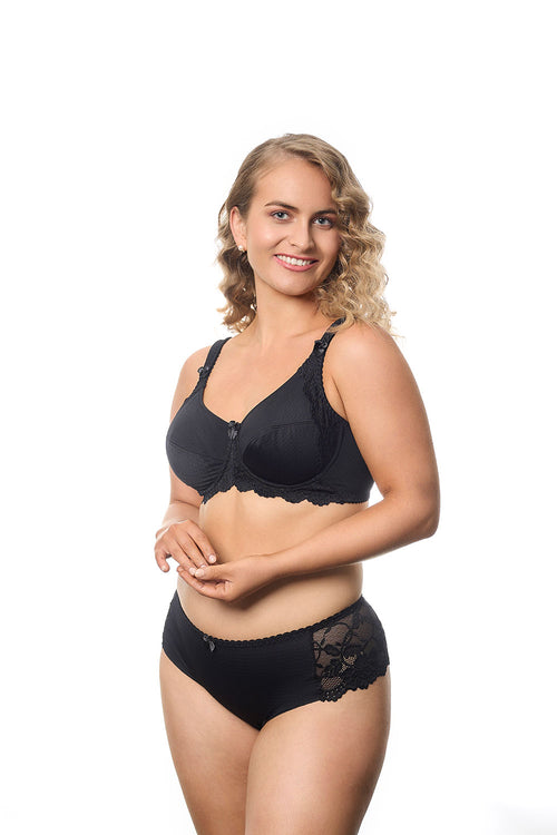 Beate Brazilian, Black