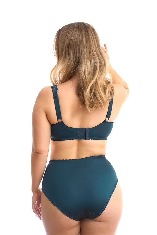 Beate Plain, Pine Green