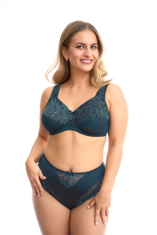 Beate Plain, Pine Green