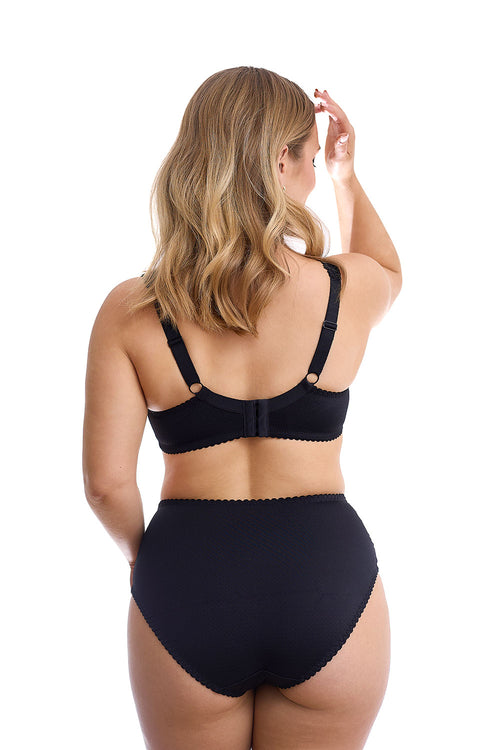 Beate Plain, Black