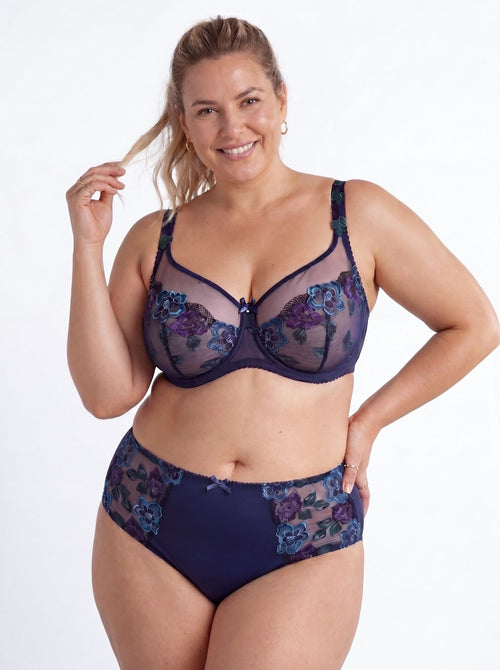 Lush Bra, Bella