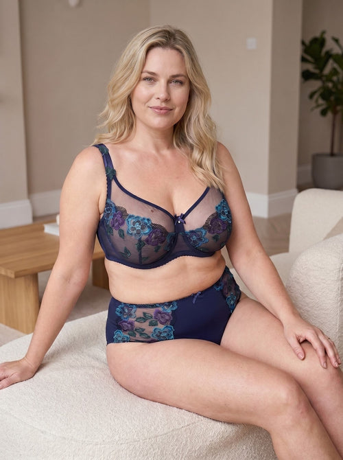 Lush Bra, Bella