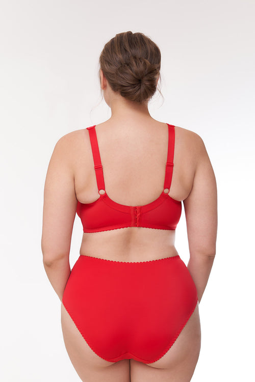 Beate Midi, Red